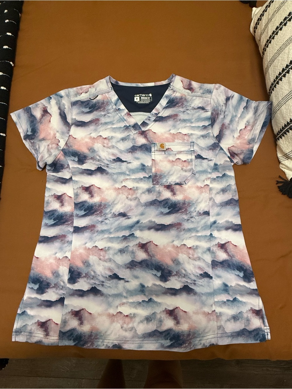 Carhartt scrub top - women’s size M